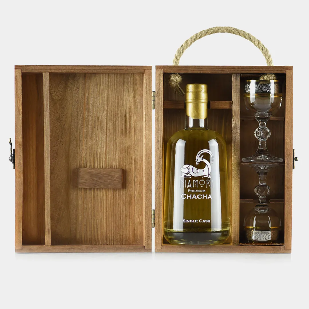 ჭაჭა | Single Cask | ხის ყუთით და ჭიქებით | 0.50 ლიტრი
